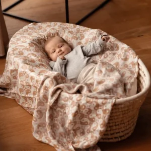 Babyteppe Cleo elsker balanse