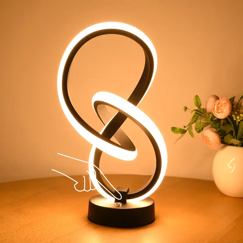 Dimmbar stilfull lampe - Elara
