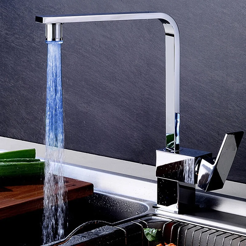 Fargerik vannkran LED - AquaGlow