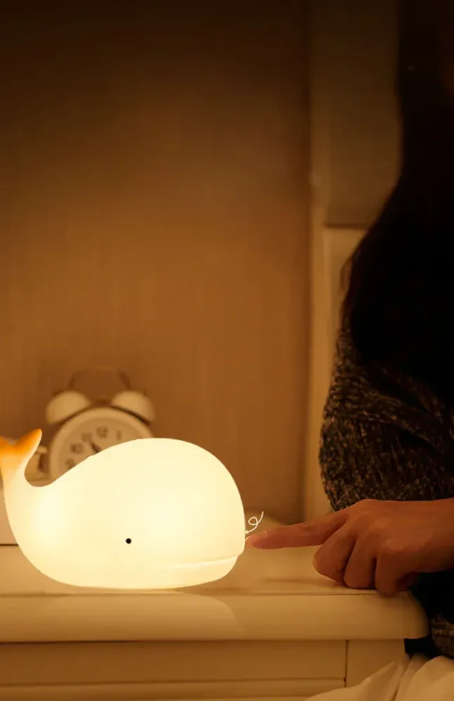 Søt hval-nattlampe med fargeveksling - GlowWhale