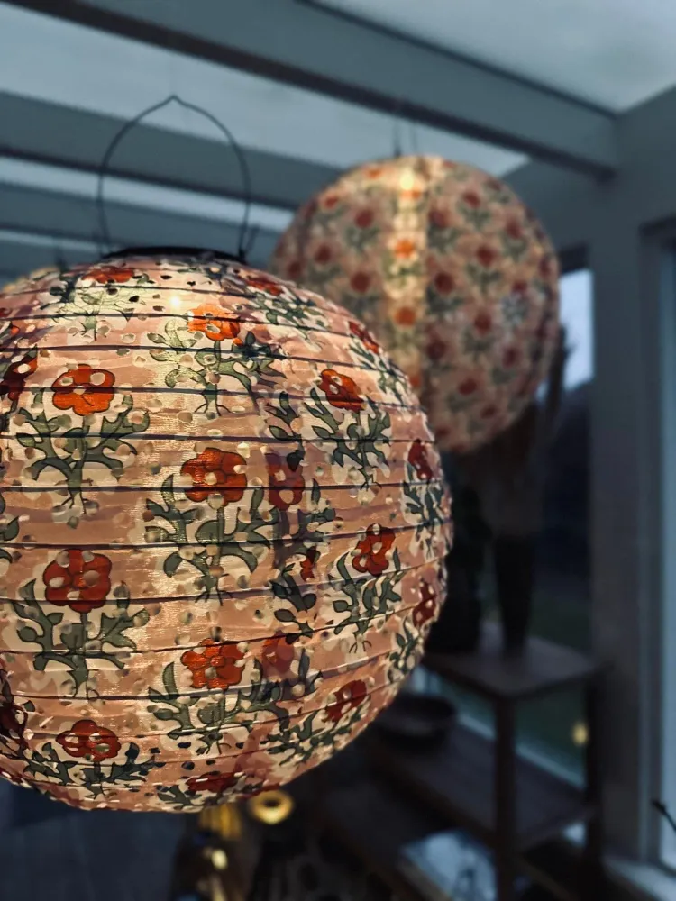 Lampe med solceller – Flower dia 30cm Rose
