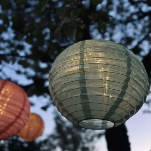 Lampe med solceller Grønn