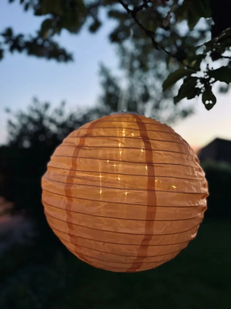 Lampe med solceller – Oransje