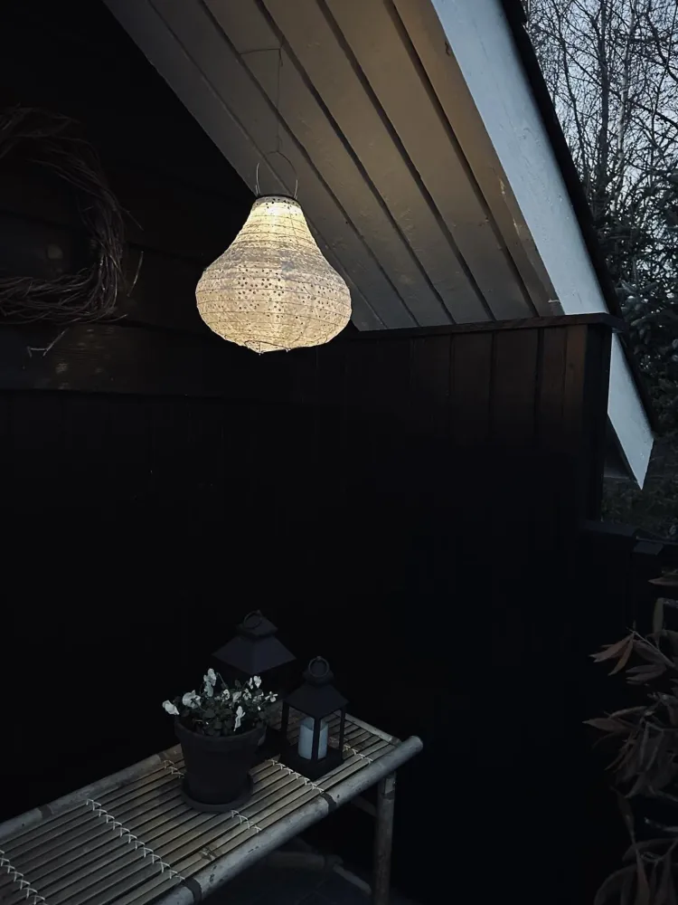 Lampe med solceller Pear – SUMMER WHITE