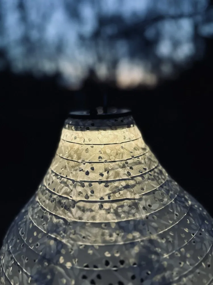 Lampe med solceller Pear – SUMMER WHITE