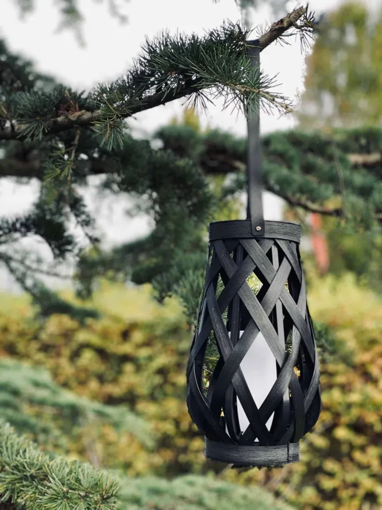 Lanterne med solceller - Svart rattan