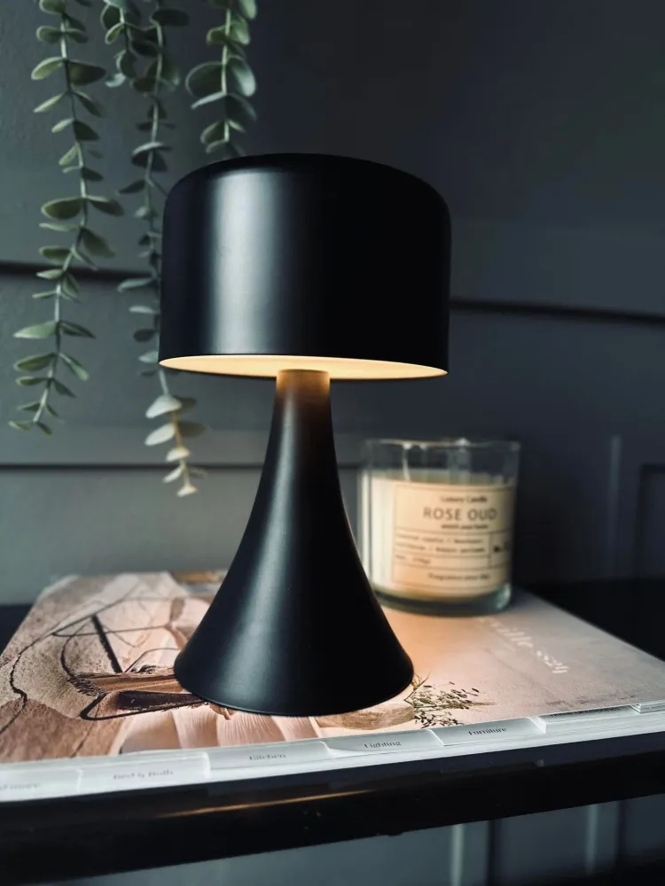 LED Bordlampe Black
