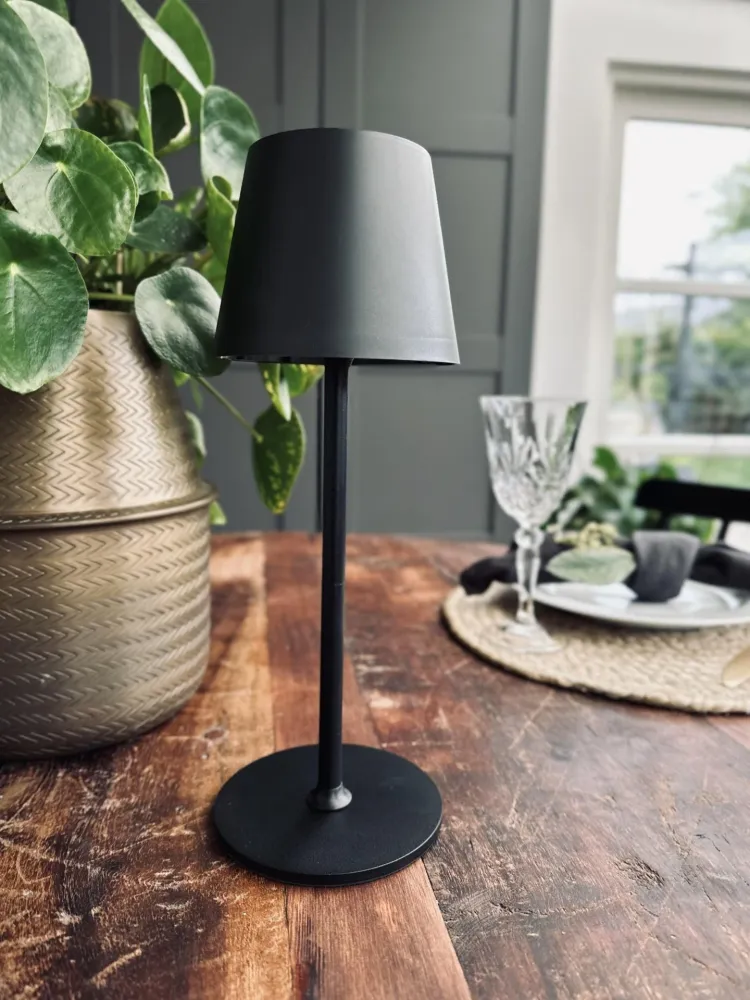 LED Bordlampe oppladbar – Svart