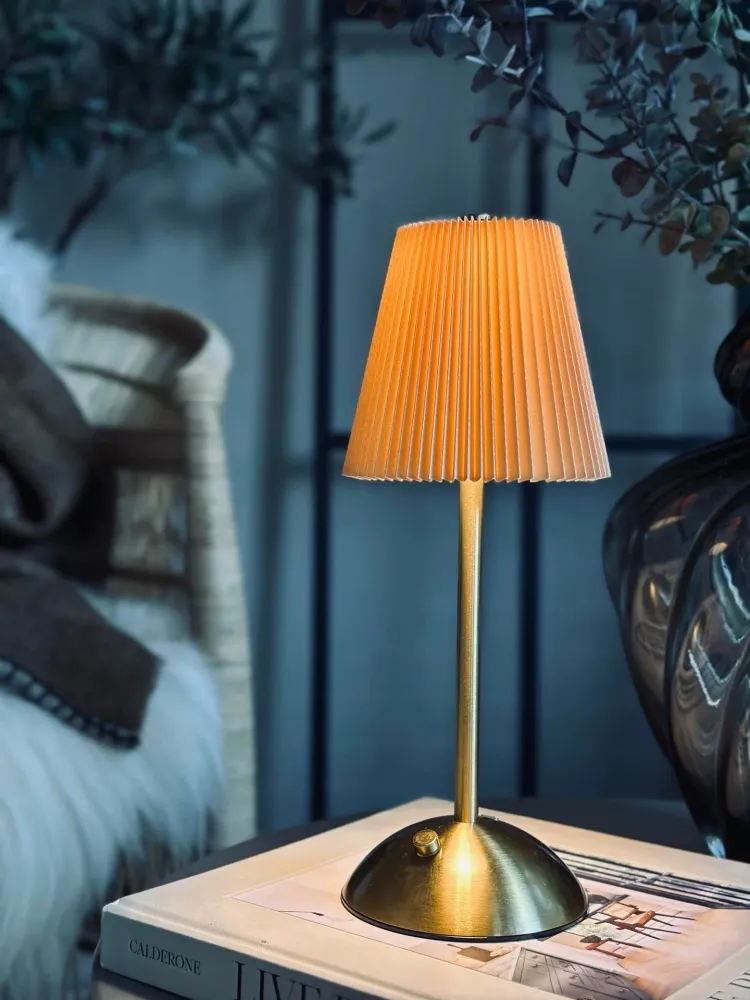 LED bordlampe Plisse´ beige - oppladbar