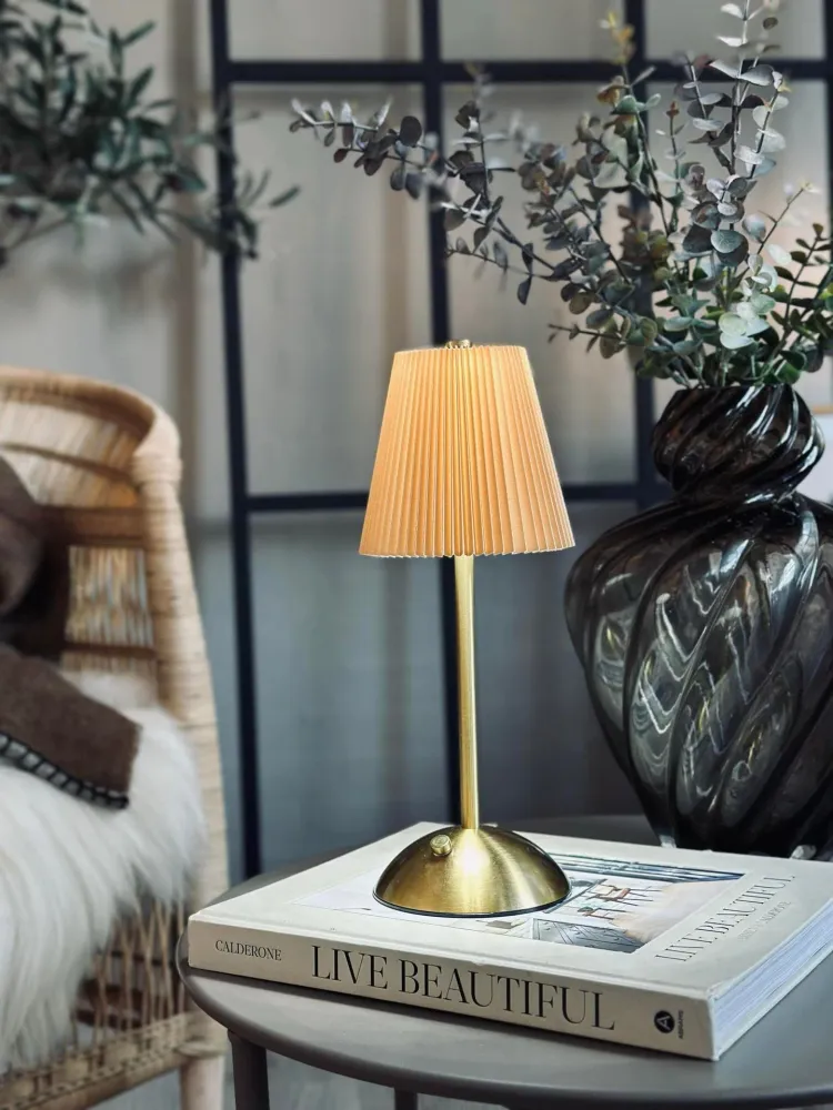 LED bordlampe Plisse´ beige - oppladbar