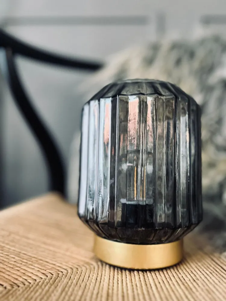 LED-lampe i røykfarget glass - 2. sortering