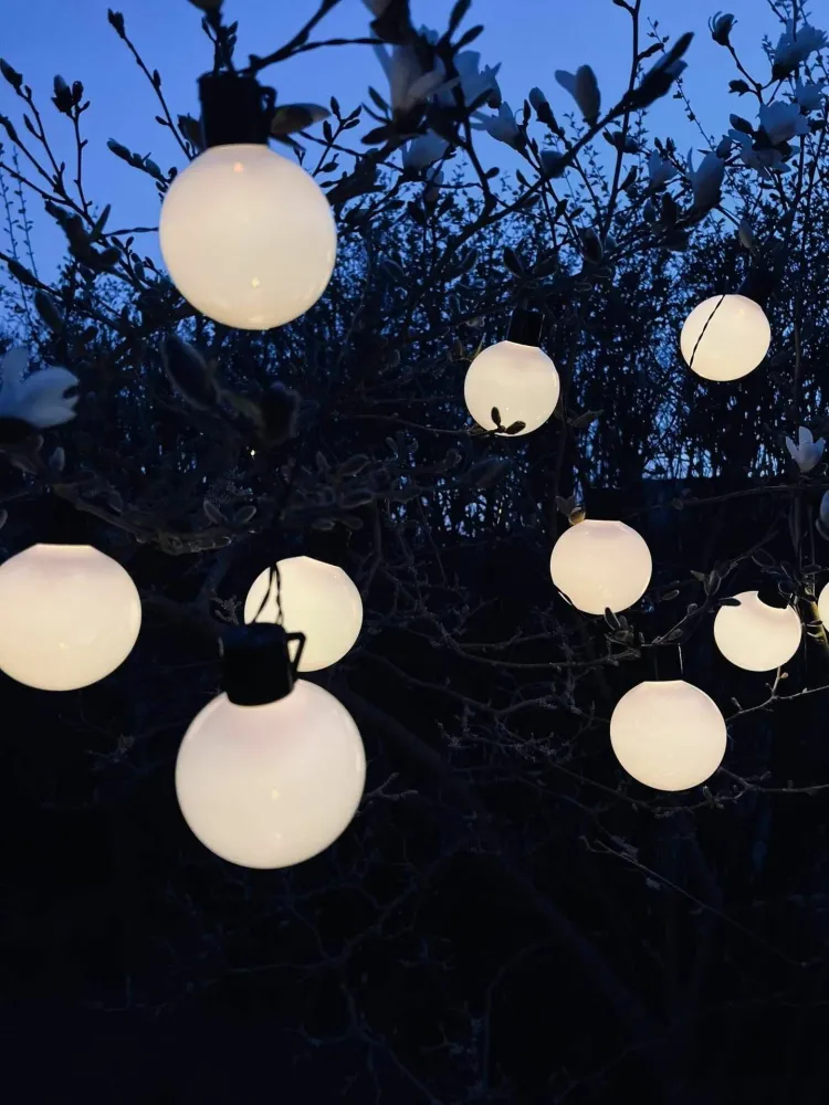 Lyskjede WHITE DOTS - Batteriboks med timer