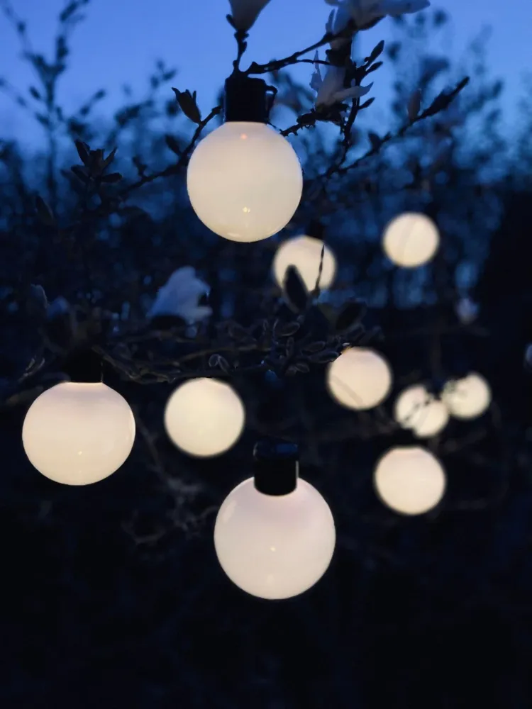 Lyskjede WHITE DOTS - Batteriboks med timer