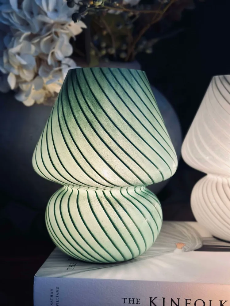 Mushroom Large - Grønt munnblåst glass