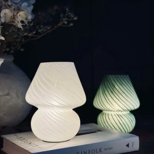 Mushroom Small – Hvitt munnblåst glass