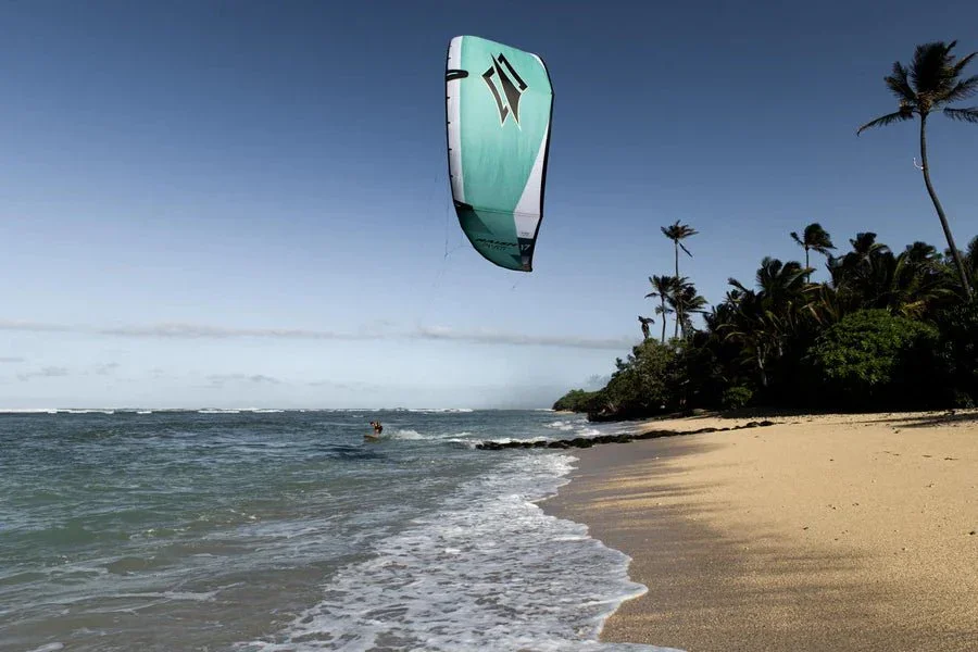 Naish Pivot LW 2025