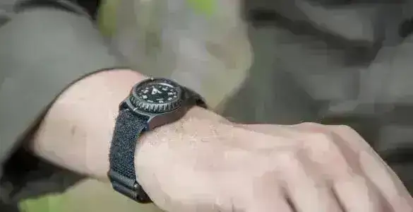 Wrist Compass T25 - Black