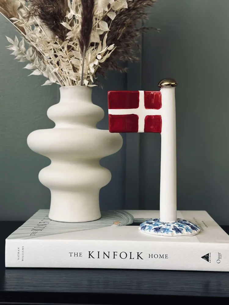 Flagg keramikk – Dannebrog m. blå fot