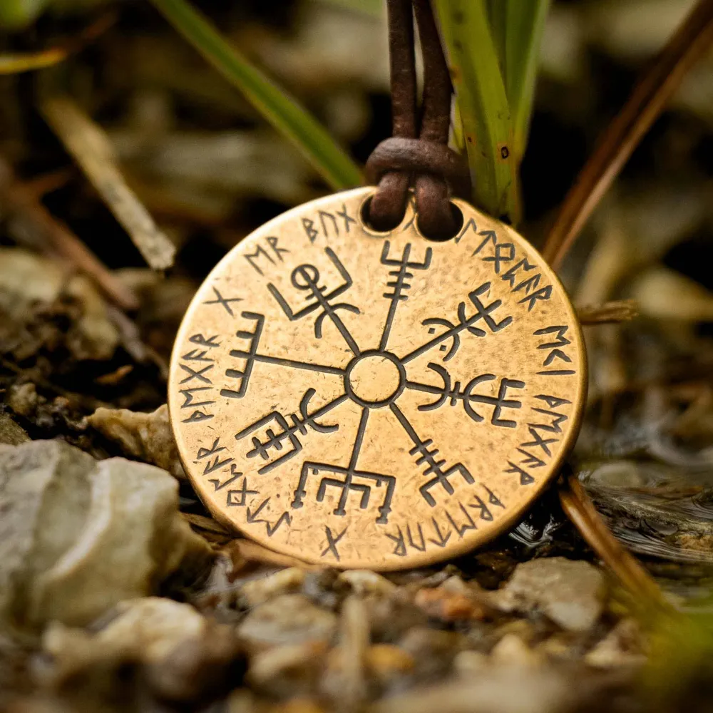 Shire Post Mint Vegvisir Norse Compass Bronze and Leather Necklace