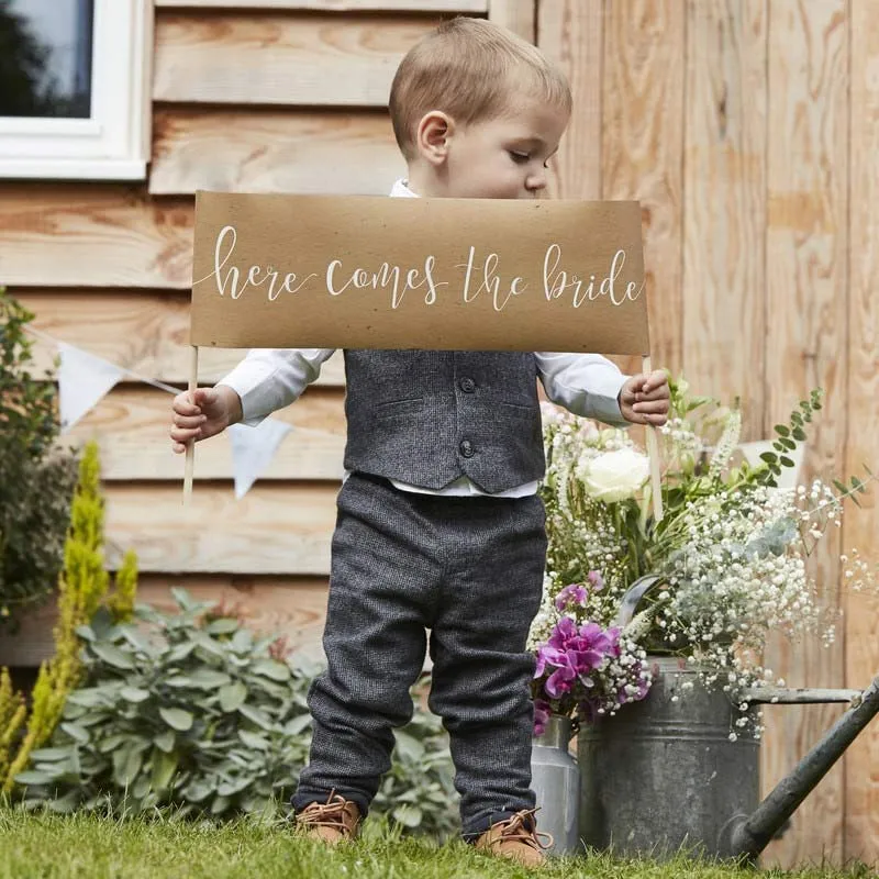 Kraftpapir Skilt "Here Comes Bride"