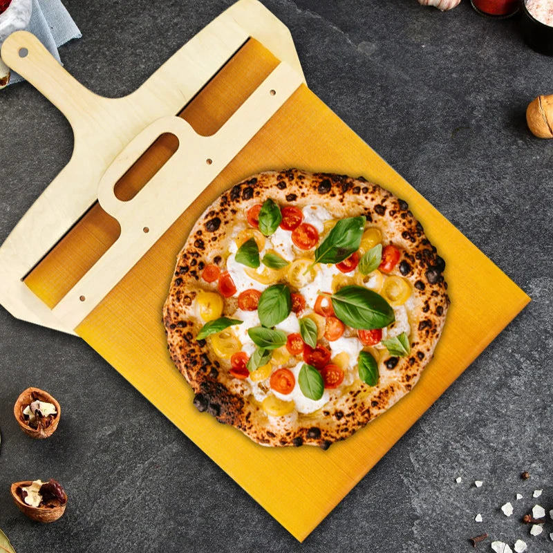 Flyttbar pizzaspatel i bjørketre med skyvemechanisme – Fornello