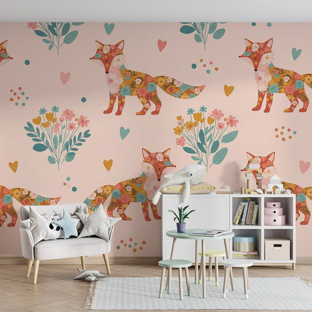 Barnetapet med blomster og rever på rosa bakgrunn