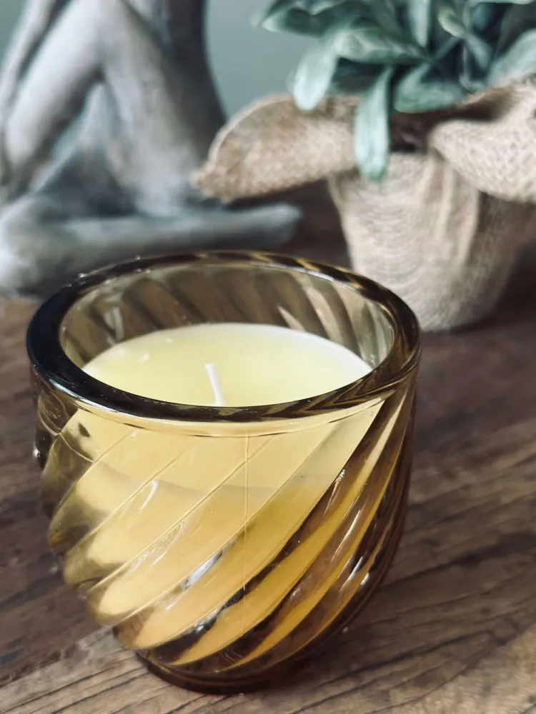 Duftlys i glass - OUD WOOD