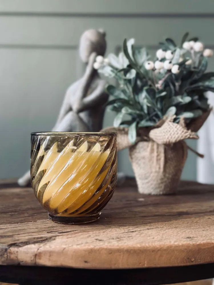 Duftlys i glass - OUD WOOD