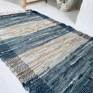 Gulvteppe i flettet skinn - 70x140cm