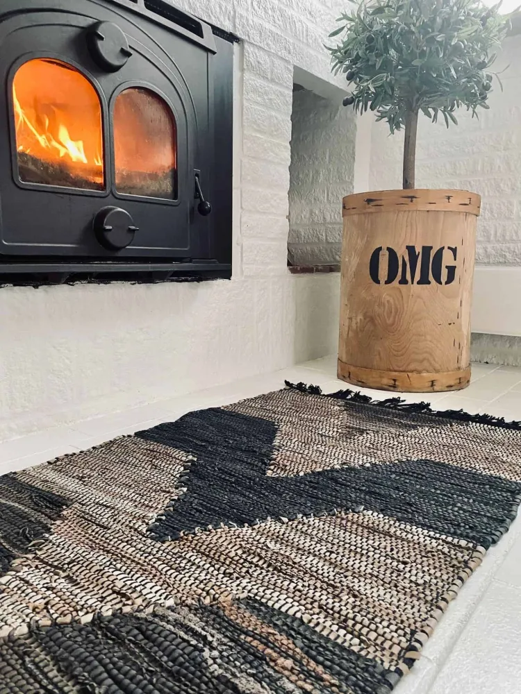 Gulvteppe i flettet skinn – Brown zigzag 60x90cm