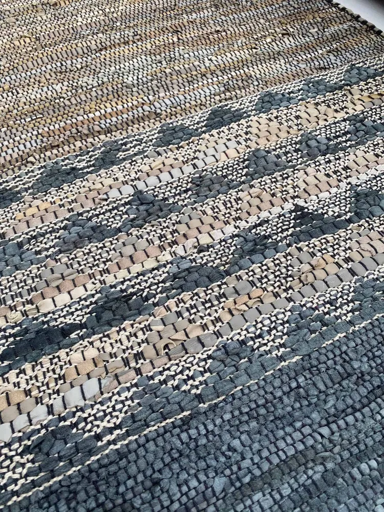 Gulvteppe i skinn - Naturfarget mønster - 70x200 cm