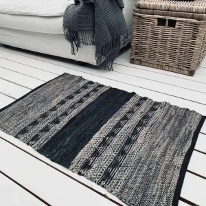 Gulvteppe i skinn – Sort mønster – 60x90cm