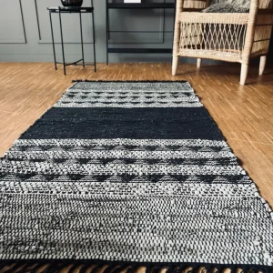 Gulvteppe i skinn - Svart mønster - 70x140cm