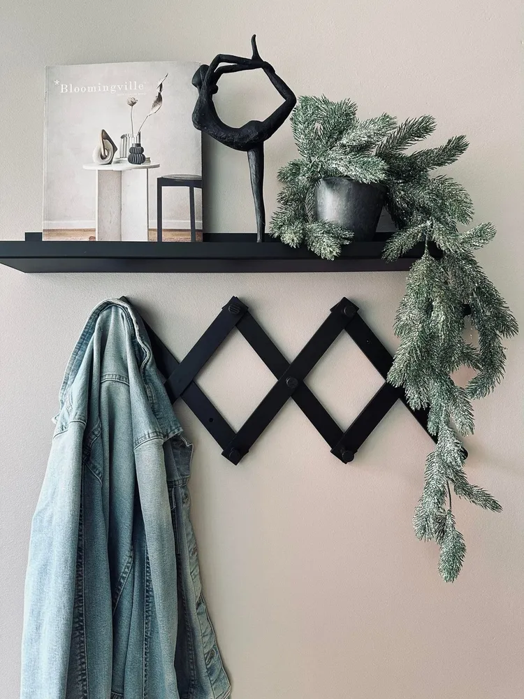 Hengende granranke med frost - 82 cm
