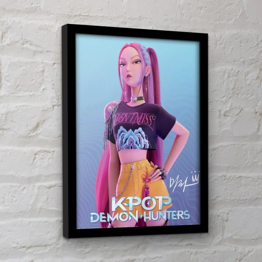 K-POP Demon Hunters Innrammet Bilde 30 x 40 cm Mira