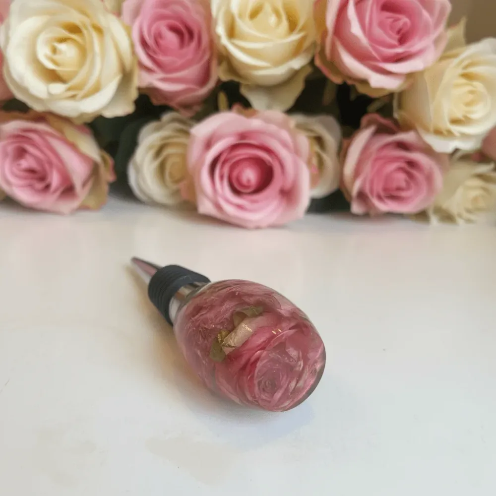 LYSEROSA ROSE vinstopper - ekte tørkede blomster
