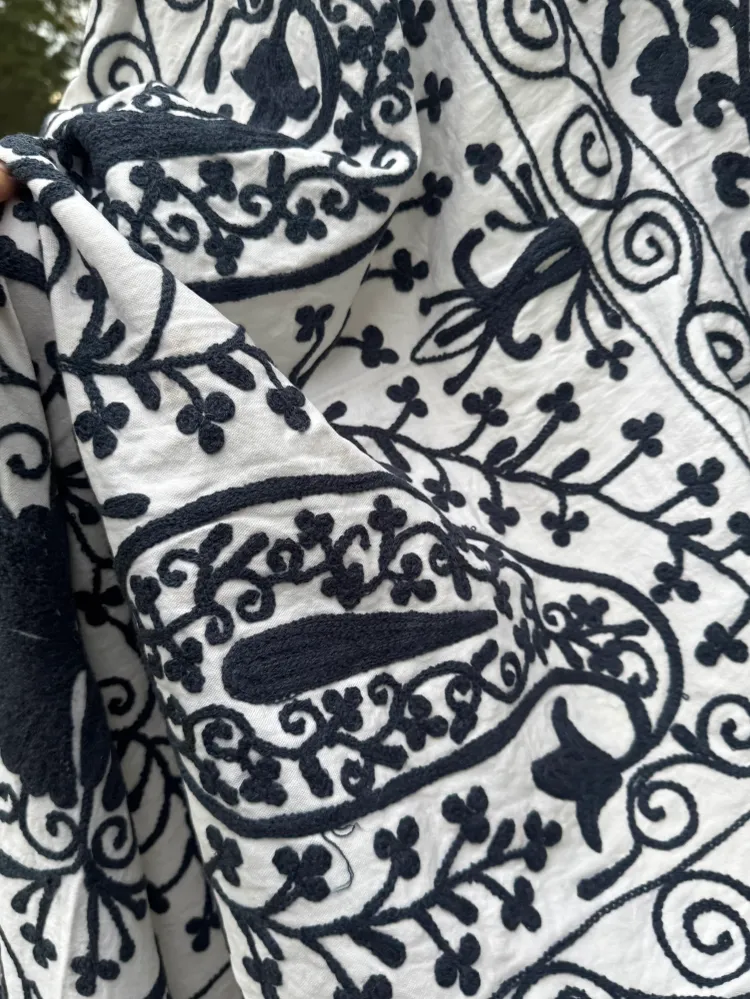 Suzani - brodert bomull (raw cut)
