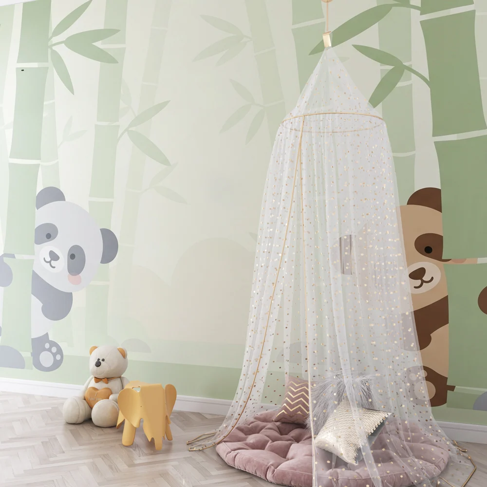 Tapet barnerom | Leken panda midt blant bambus