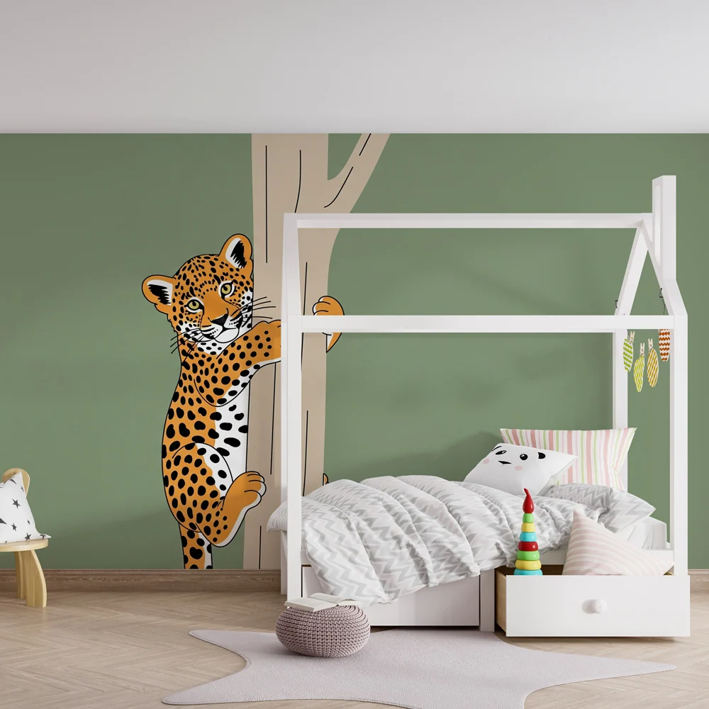 Tapet barnerom | Playful leopard its tree