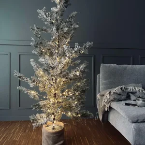 Tre med kongler og lyskjede - 150 cm
