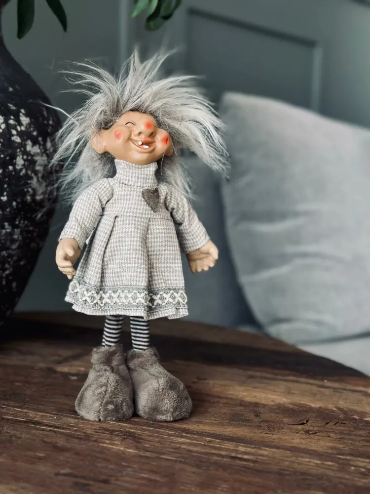 Trollebarn – Jente