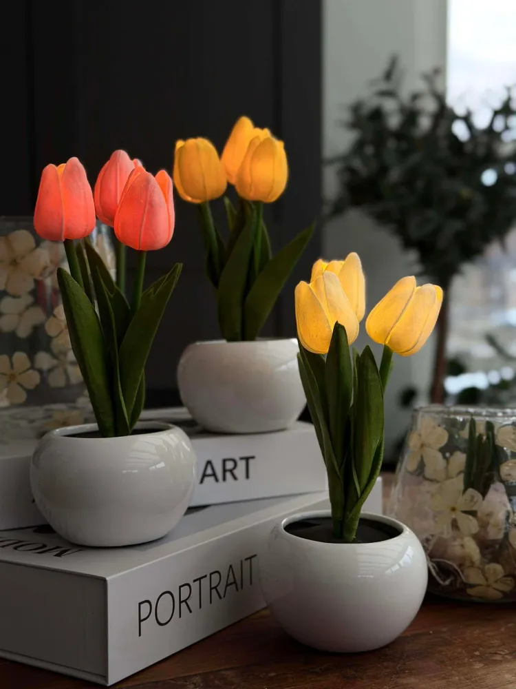 Tulipaner med lys - Hvit