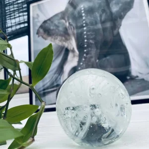 Vakker glasskule i klart glass - Brevpresser