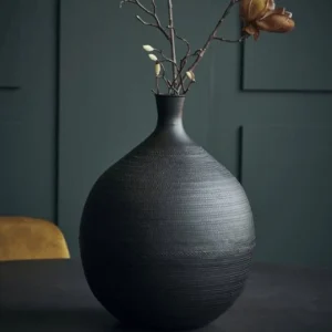 Vase i aluminium – håndlaget mønster – Stor