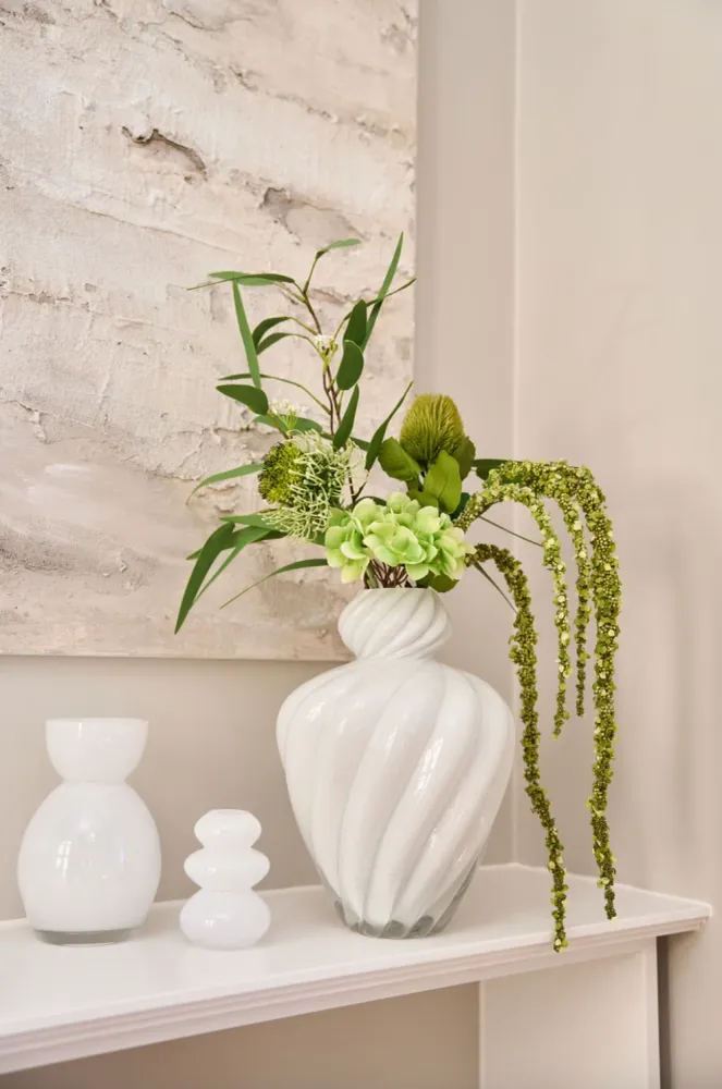 Vase ART hvit munnblåst