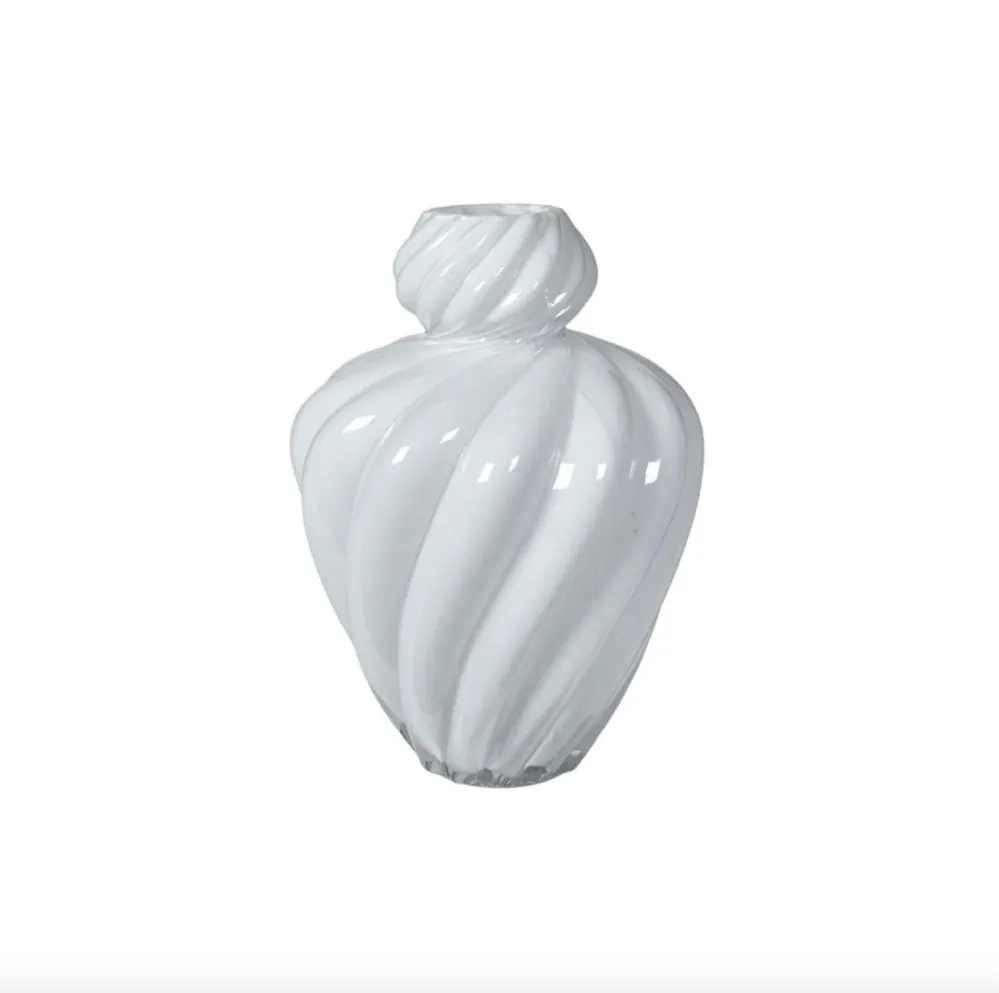 Vase ART hvit munnblåst