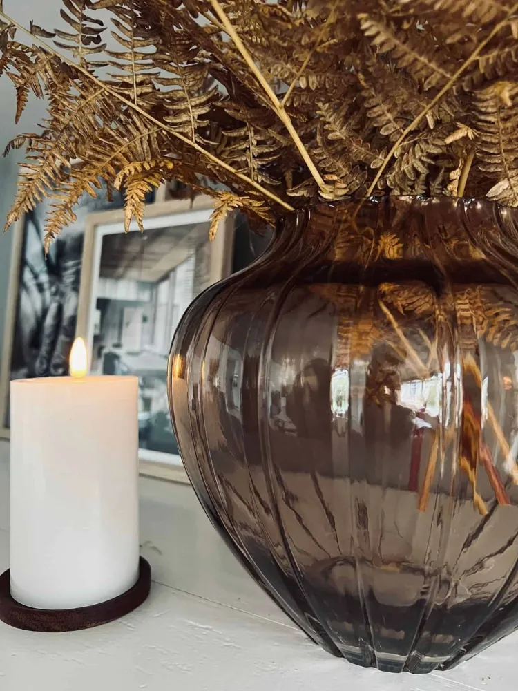 Vase ROMA i rillet glass
