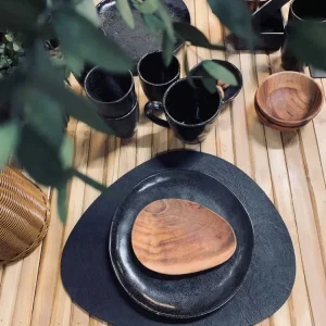 Formet bordbrikke – Sort