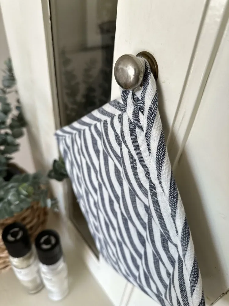 Gryteklut - Grå / Blå stripet quilt