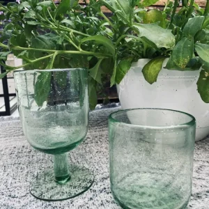 Munnblåst vinglass med bobler – GREEN